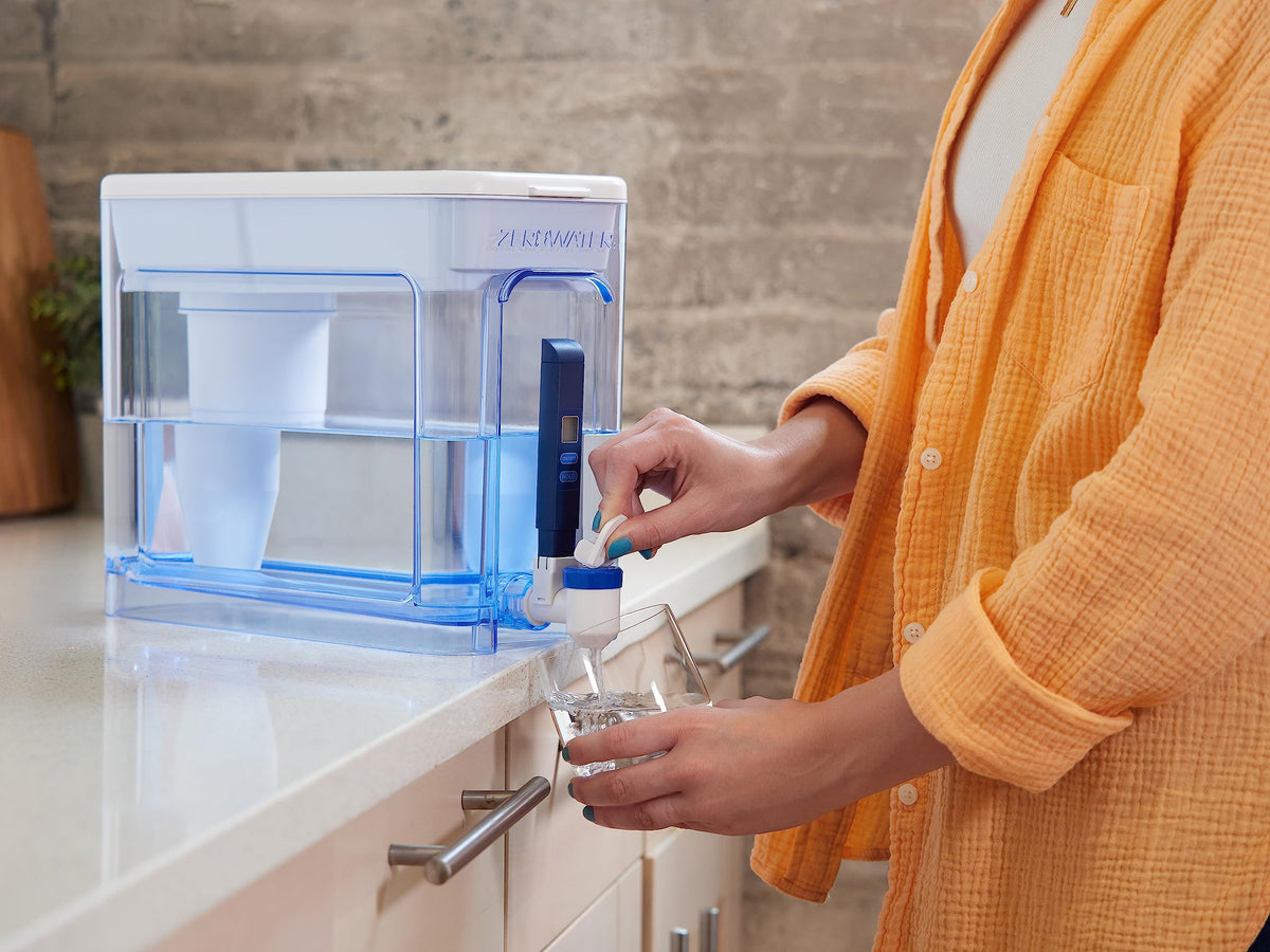 ZeroWater 32-Cup Ready-Read 5-Stage Water Filter Dispenser with Instant Read Out - 0 TDS for Improved Tap Water Taste - IAPMO Certified to Reduce Lead, Chromium, and PFOA/PFOS 🍁 All In One Marketplace Canada